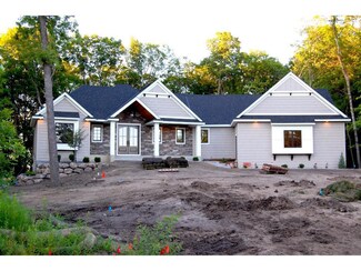 1140 Drake Ct, Maple Plain, MN 55359