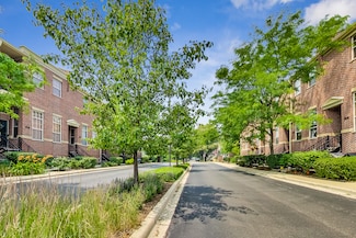 2648 W Melrose St, Chicago, IL 60618