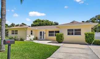 5650 45th Ave N, Kenneth City, FL 33709