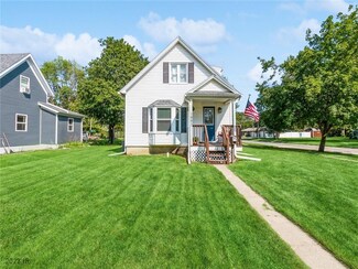 1003 11th St, Nevada, IA 50201
