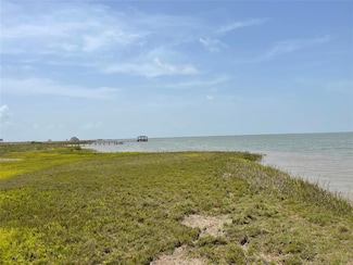 3245 Bay Ridge Dr, Palacios, TX 77465