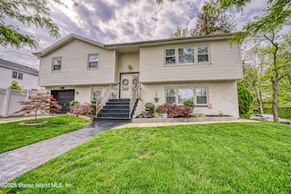 330 Shirley Ave, Staten Island, NY 10312