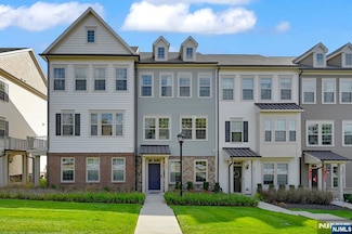 11 Ambrosia Ct, Livingston, NJ 07039