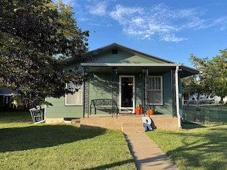 612 W 10th St, La Crosse, KS 67548