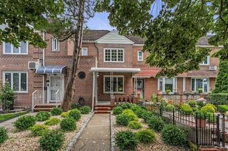 61-41 80th St, Flushing, NY 11379