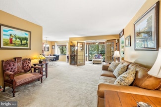 5901 Mount Eagle Dr Unit 216, Alexandria, VA 22303