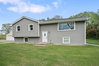 3140 201st Ln NW, Cedar, MN 55011