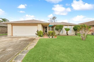 4032 Deerpark Dr, Harvey, LA 70058