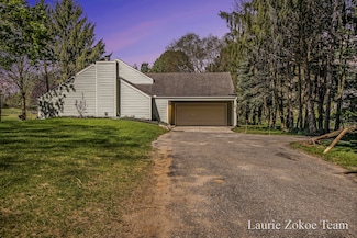 457 Fennessy Dr, Grand Rapids, MI 49544