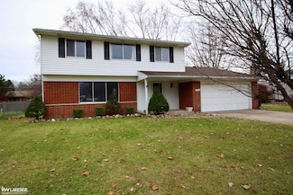 18672 Beatrice St, Clinton Township, MI 48036