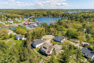 4 Captain's Way, Southport, ME 04576