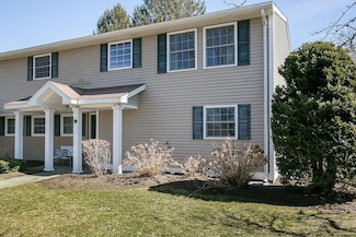 1 Leland Point Dr, Portsmouth, RI 02871