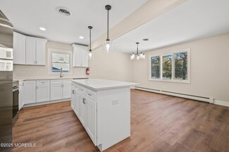 16 Rutland Dr, Toms River, NJ 08757