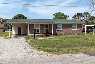 407 Pineview St, Lucama, NC 27851