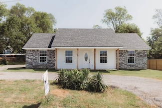 208 W Bryan St, Calera, OK 74730
