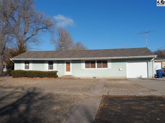 216 W Adams Ave, Sterling, KS 67579
