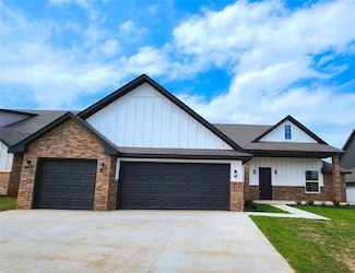 11609 NW 103rd St, Yukon, OK 73099