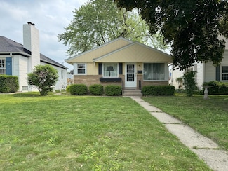 10615 W Manor Park Dr, Milwaukee, WI 53227