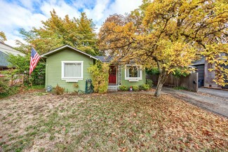 212 NW A St, Grants Pass, OR 97526