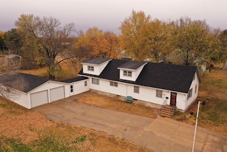 807 9th St, Arapahoe, NE 68922