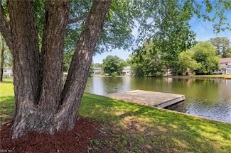 139 Brandywine Dr, Yorktown, VA 23692
