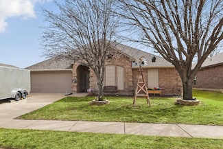 612 Kriston Dr, Azle, TX 76020