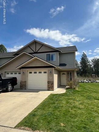10592 May Ln, Hayden, ID 83835