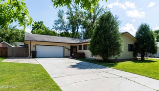 3615 11th Ave N, Grand Forks, ND 58203