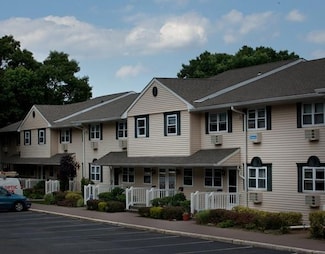 280 Belmore Ave Unit 98, East Islip, NY 11730