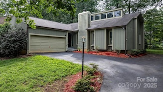 1748 4th Street Ct NE, Hickory, NC 28601