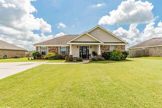 21570 Asher Ln, Robertsdale, AL 36567