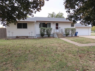 187 N 10th St, David City, NE 68632
