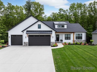 4846 Honeycrisp Dr NE, Rockford, MI 49341