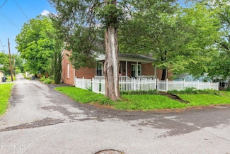 110 S Kilgore St, Athens, TN 37303
