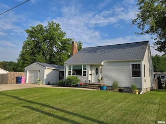 610 NW 6th St, Aledo, IL 61231