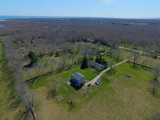 498 Long Hwy, Little Compton, RI 02837