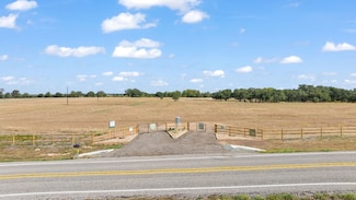 3269 Fm 956, Schulenburg, TX 78956