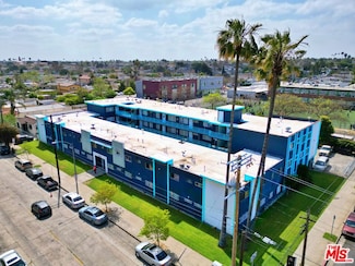 3018 W 67th St, Los Angeles, CA 90043
