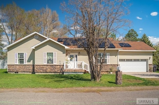 641 S 4th W, Saint Anthony, ID 83445
