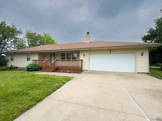 232 NE 60th St, Topeka, KS 66617