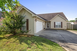 520 Oakmont Dr, Clarksville, TN 37042