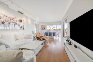 20505 E Country Club Dr Unit 143, Miami, FL 33180