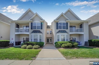 378 Cambridge Dr Unit 102, Butler, NJ 07405
