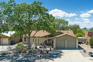 7209 Yorktown Ave NE, Albuquerque, NM 87109