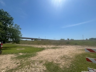 2 Utopia Blvd, Selma, TX 78154