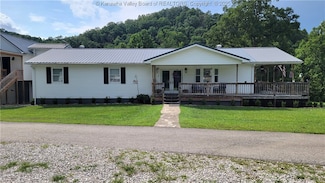 14 Leander Way, Branchland, WV 25506