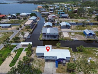 54 8th Ave W, Horseshoe Beach, FL 32648