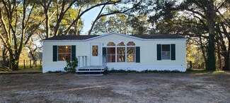 25170 SE 172nd St, Umatilla, FL 32784