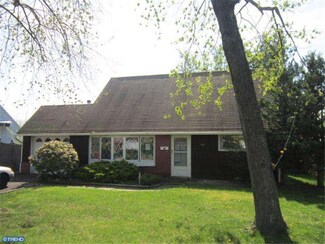 60 Vividleaf Ln, Levittown, PA 19054