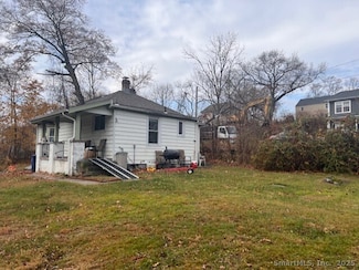 936 Chopsey Hill Rd, Bridgeport, CT 06606